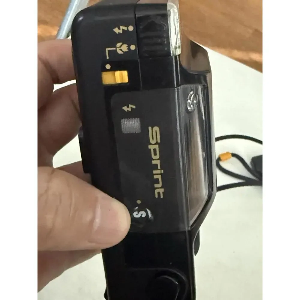 Canon Sprint 35mm 1:3.5 35mm Film Camera Flash Auto Focus